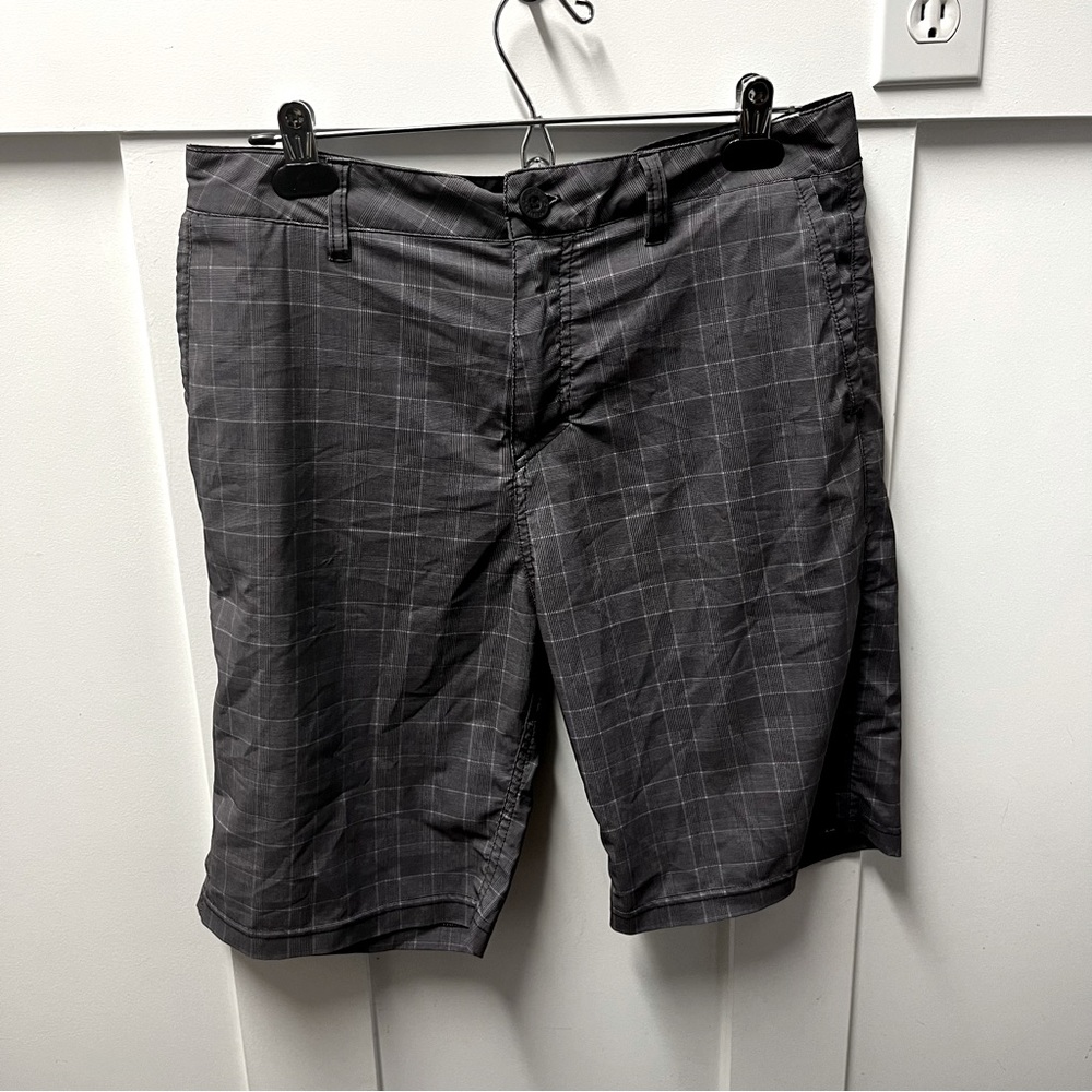 Quicksilver plaid men’s shorts size 32